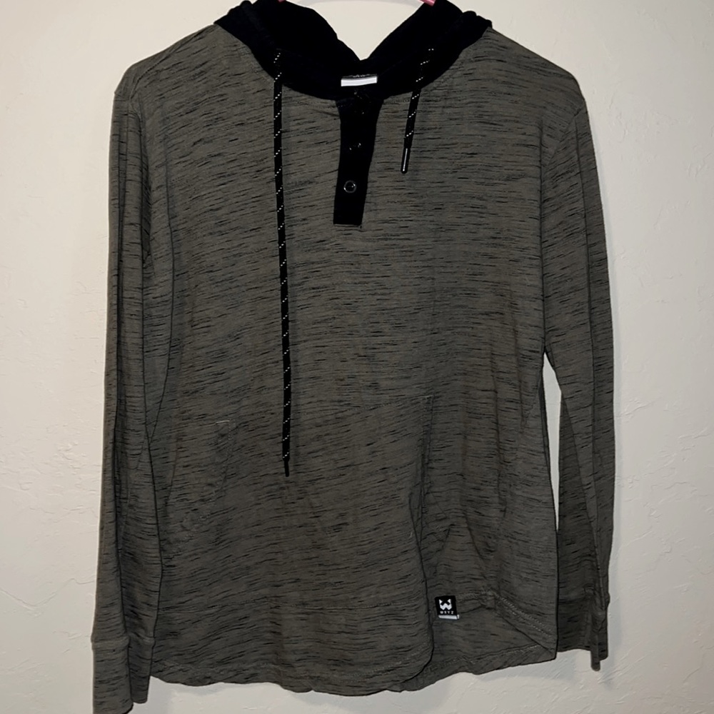 WXYZ. Small. Hoodie smoke free and pet free